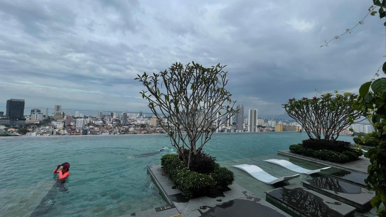 13 Beacon Executive Suites #Rooftoppool #Luxurysuites George Town Exterior foto