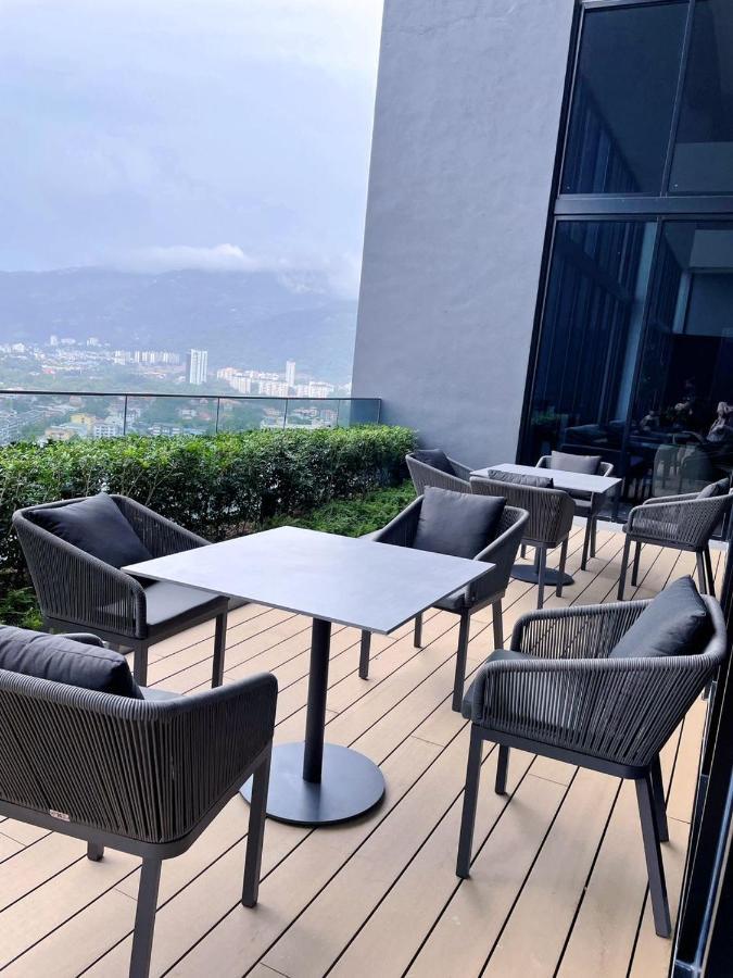 13 Beacon Executive Suites #Rooftoppool #Luxurysuites George Town Exterior foto